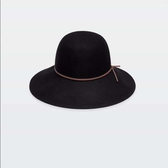 Aritzia Accessories - Aritzia Hat